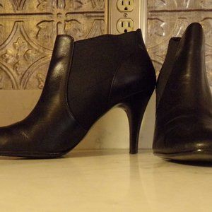 VTG WORTHINGTON LEATHER BLACK BOOTIES 9.5M